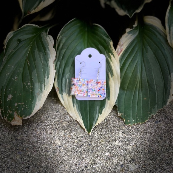 Handmade Resin Earrings - Picture 2 of 6